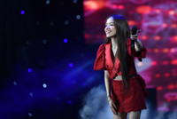 Tận mắt nữ sinh 