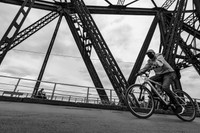 Lãng đãng chiều đông Hà Nội qua các bức ảnh đen trắng giàu cảm xúc