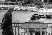 Lãng đãng chiều đông Hà Nội qua các bức ảnh đen trắng giàu cảm xúc