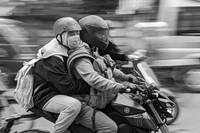 Lãng đãng chiều đông Hà Nội qua các bức ảnh đen trắng giàu cảm xúc