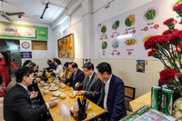 Xem phố đi bộ và ẩm thực Đảo Ngọc Ngũ Xã đẹp như tranh bên hồ Trúc Bạch 