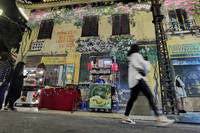 Xem phố đi bộ và ẩm thực Đảo Ngọc Ngũ Xã đẹp như tranh bên hồ Trúc Bạch 