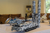 Sống động dàn mô hình quân sự khủng đang được trưng bày ở Hà Nội