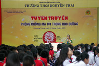  Hà Nội: Xem học sinh THCS hào hứng tham gia hỏi đáp về tác hại của ma túy 