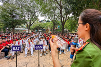  Hà Nội: Xem học sinh THCS hào hứng tham gia hỏi đáp về tác hại của ma túy 