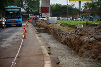 Cận cảnh công trường xây dựng 2 cầu dầm thép song song với cầu vượt Mai Dịch ở Hà Nội