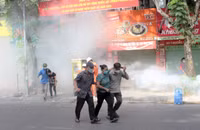 Diễn tập chữa cháy lớn...bắt nguồn từ cửa hàng xe máy