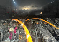 Hiện trường cửa hàng xe máy bị thiêu rụi lúc rạng sáng