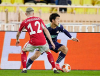 18 cầu thủ Nhật Bản đang thi đấu ở châu Âu là những ai?