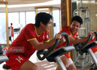 Thầy Park cho Công Phượng tập tạ sau trận thua Nhật Bản