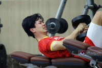 Thầy Park cho Công Phượng tập tạ sau trận thua Nhật Bản