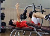 Thầy Park cho Công Phượng tập tạ sau trận thua Nhật Bản