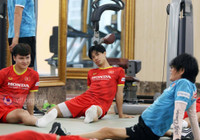 Thầy Park cho Công Phượng tập tạ sau trận thua Nhật Bản