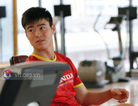 Thầy Park cho Công Phượng tập tạ sau trận thua Nhật Bản