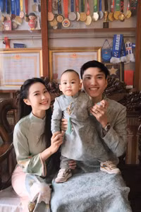 Cầu thủ Công an Hà Nội rực rỡ đón Xuân bên gia đình