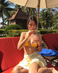 [ẢNH] Nhan sắc 'vạn người mê' của cầu thủ 18 tuổi là Á hậu Singapore