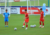 [ẢNH] Công Phượng, Quang Hải tập 'cực sung' chờ đấu Trung Quốc