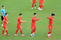 [ẢNH] Công Phượng, Quang Hải tập 'cực sung' chờ đấu Trung Quốc