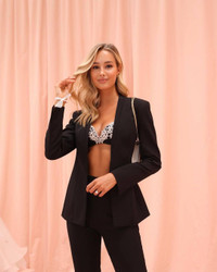 [ẢNH] Cơ thể hoàn mỹ của siêu mẫu bạn gái tiền đạo Italia