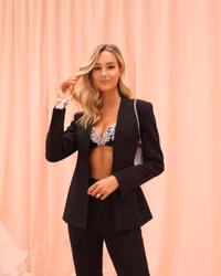 [ẢNH] Cơ thể hoàn mỹ của siêu mẫu bạn gái tiền đạo Italia