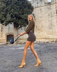 [ẢNH] Cơ thể hoàn mỹ của siêu mẫu bạn gái tiền đạo Italia