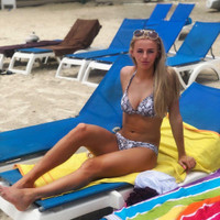 Cơ thể gợi cảm của nữ tuyển thủ Anh cởi áo ăn mừng gây sốt