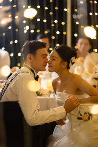 Bộ ảnh cưới lung linh của thủ môn Đặng Văn Lâm và cô dâu Yến Xuân