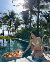 Sắc vóc vợ mới cưới thủ môn Đặng Văn Lâm