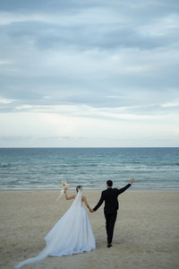 Bộ ảnh cưới lung linh của thủ môn Đặng Văn Lâm và cô dâu Yến Xuân