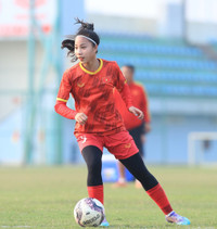 Nữ tuyển thủ U20 Việt Nam đẹp ngỡ ngàng cùng bikini