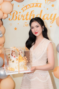 Vẻ đẹp cuốn hút của nữ Chủ tịch Liên minh yoga thế giới khu vực Đông Nam Á