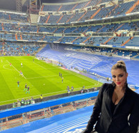 Huyền thoại Real Madrid si mê nữ phóng viên kém 14 tuổi