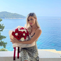 Huyền thoại Real Madrid si mê nữ phóng viên kém 14 tuổi