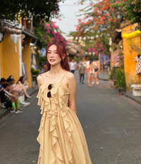 Mê mẩn vóc dáng bạn gái nhân viên ngân hàng của Vũ Văn Thanh