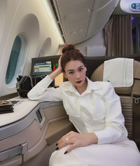 Mê mẩn vóc dáng bạn gái nhân viên ngân hàng của Vũ Văn Thanh