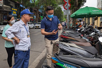 Cận cảnh các điểm trông giữ xe không dùng tiền mặt ở Hà Nội từ hôm nay