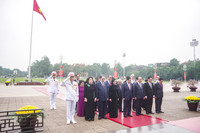 Lãnh đạo Đảng, Nhà nước và thành phố Hà Nội vào Lăng viếng Chủ tịch Hồ Chí Minh