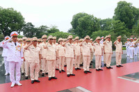 Lãnh đạo Đảng, Nhà nước và thành phố Hà Nội vào Lăng viếng Chủ tịch Hồ Chí Minh