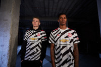 [ẢNH] Cận cảnh áo đấu mới xấu thảm hại của M.U