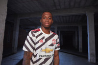 [ẢNH] Cận cảnh áo đấu mới xấu thảm hại của M.U