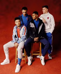 [ẢNH] Dàn sao tuyển Anh khoe áo đấu mới đẹp ngất ngây