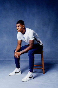 [ẢNH] Dàn sao tuyển Anh khoe áo đấu mới đẹp ngất ngây