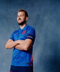 [ẢNH] Dàn sao tuyển Anh khoe áo đấu mới đẹp ngất ngây