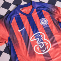 [ẢNH] Áo đấu phụ của Chelsea và Barca bị chê hết lời