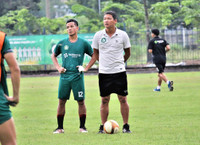 Công Phượng tập 'sung' vì suất đá chính ở Bình Phước