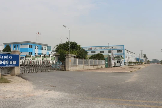 Yêu cầu kiểm tra phản ánh gây ô nhiễm môi trường tại cụm công nghiệp Việt Tiến