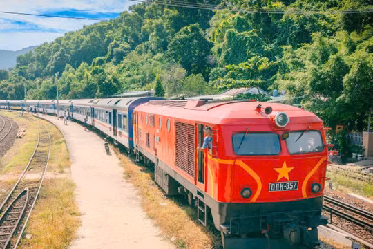 Tổng công ty Đường sắt cần xây dựng phương án tăng vốn để tham gia các dự án lớn