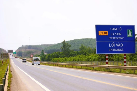 Khởi công mở rộng cao tốc Cam Lộ- La Sơn lên 4 làn xe vào ngày 19-12