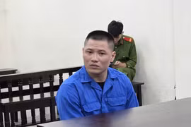 Dùng dao chém bạn vì bị trách móc không đặt phòng hát karaoke