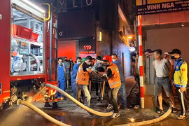 Vụ cháy nhà trọ từ xe điện khiến 15 người tử vong được xét xử lại vào ngày 9-4